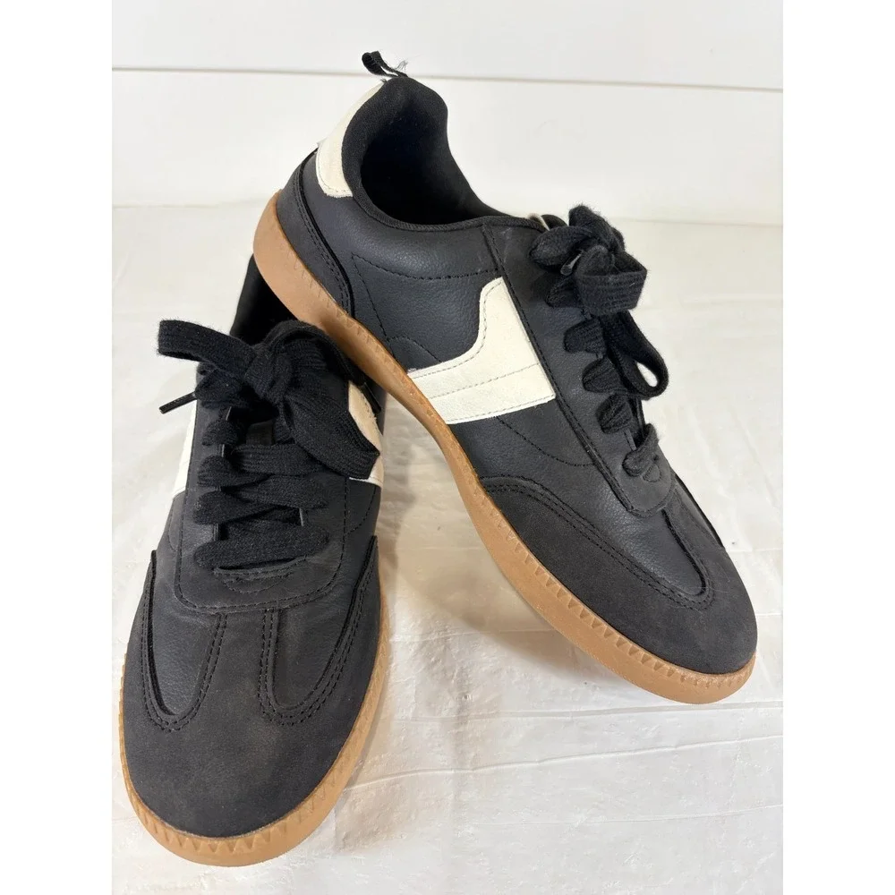 Wonder Nation Shoes Size‎ 5 Women's Sneakers Memory Foam Black and White
